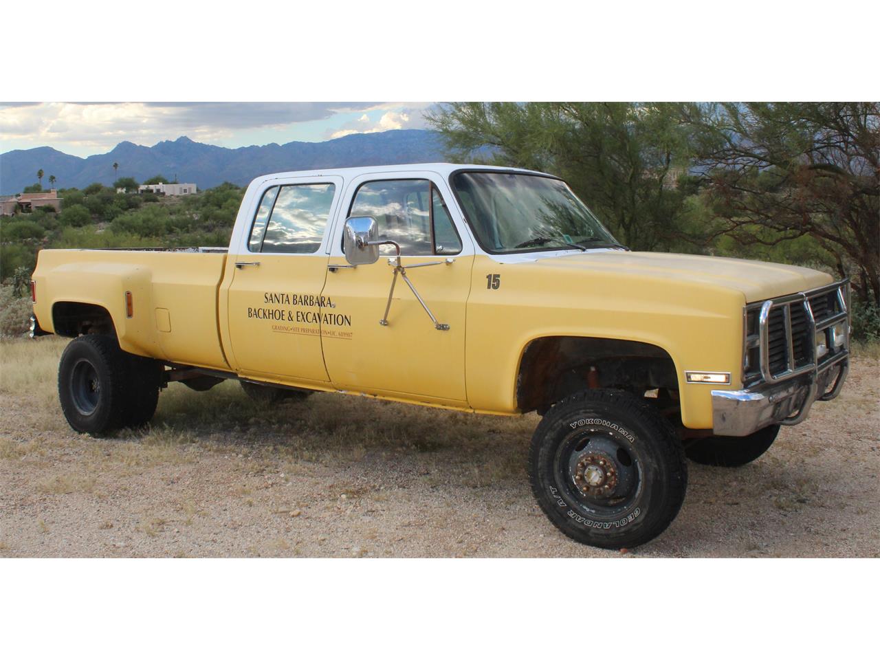 Gmc-Sierra-1981-White-and-Yellow-1