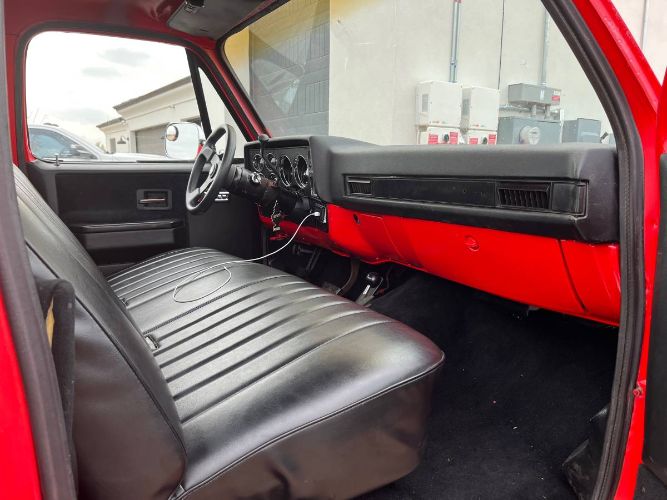 Gmc-Sierra-1982-Red-5