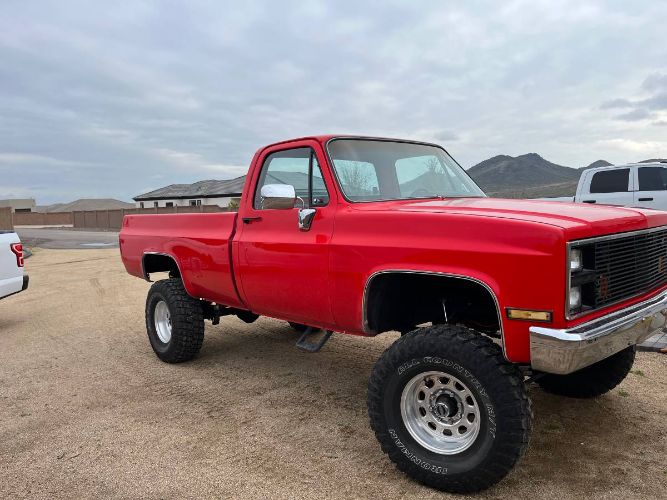 Gmc-Sierra-1982-Red-7