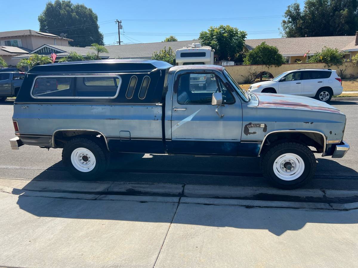 Gmc-Sierra-1982-blue-1