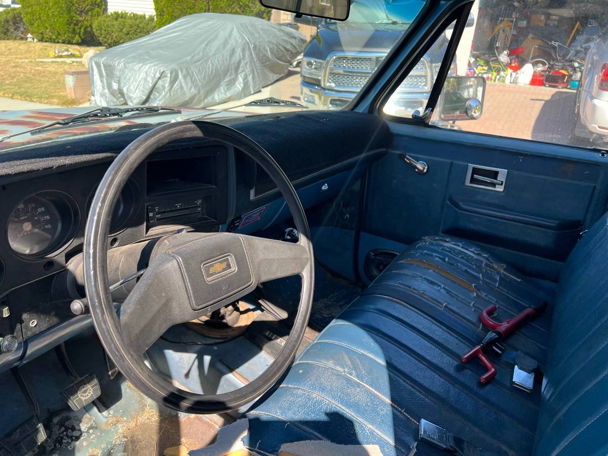 Gmc-Sierra-1982-blue-10