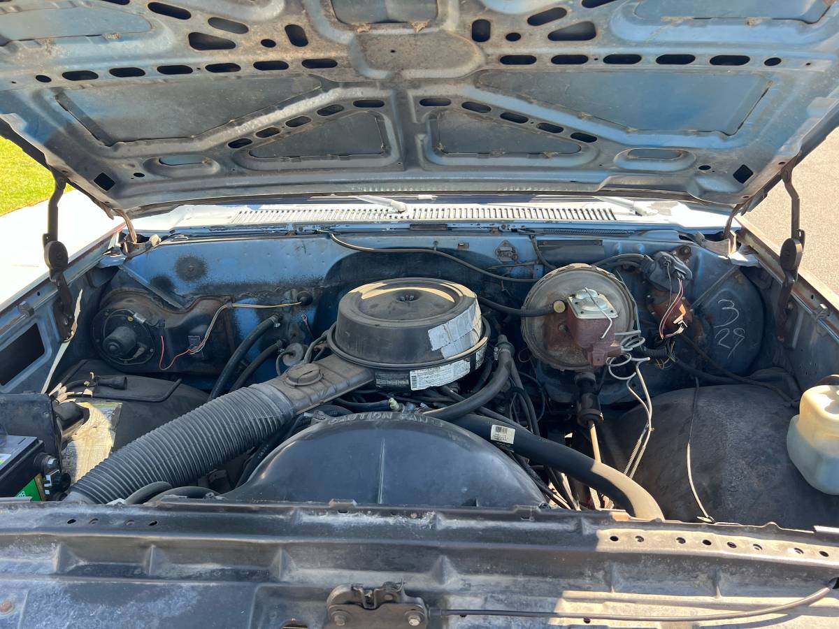 Gmc-Sierra-1982-blue-11