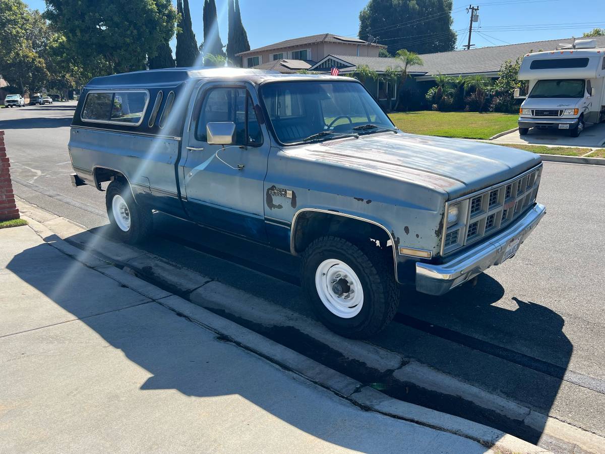 Gmc-Sierra-1982-blue-6