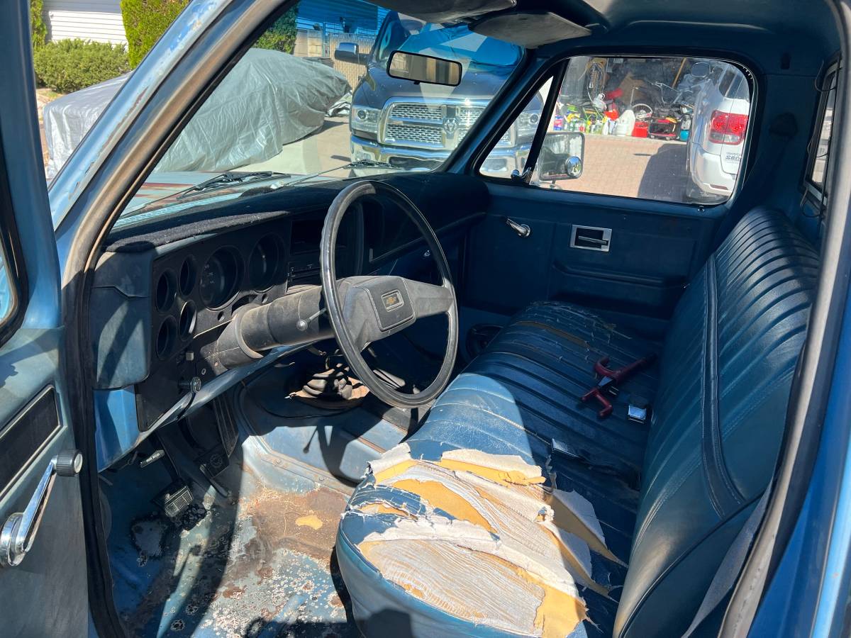 Gmc-Sierra-1982-blue-9