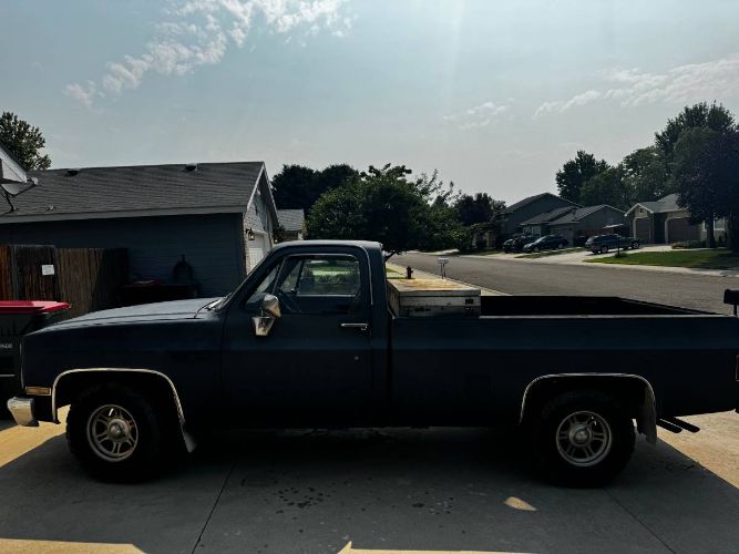 Gmc-Sierra-1984-Black-2