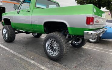 Gmc-Sierra-1984-Green-2