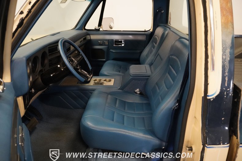 Gmc-Sierra-1985-Doeskin-Tan-Galleon-Blue-1