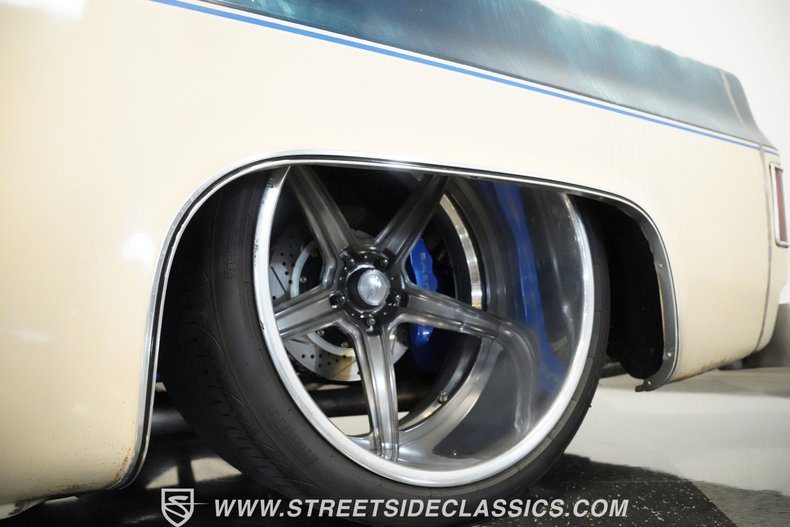 Gmc-Sierra-1985-Doeskin-Tan-Galleon-Blue-11