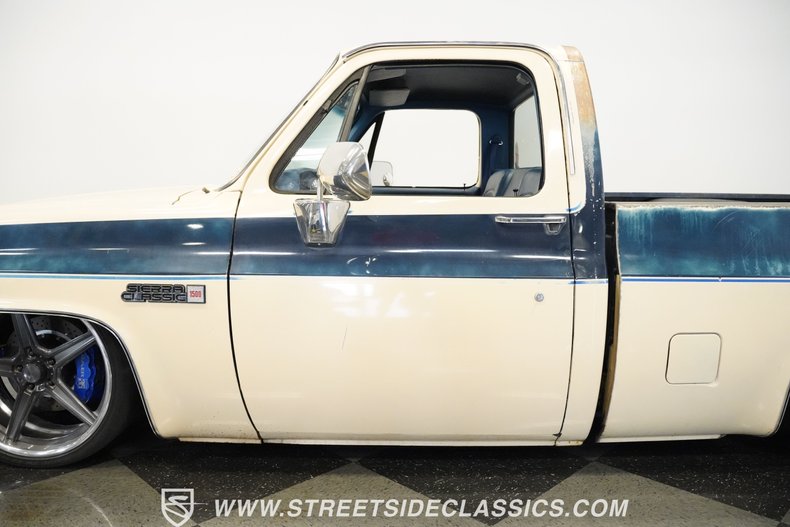 Gmc-Sierra-1985-Doeskin-Tan-Galleon-Blue-13