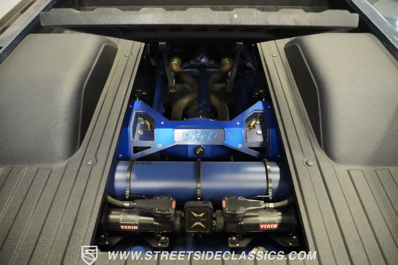 Gmc-Sierra-1985-Doeskin-Tan-Galleon-Blue-17