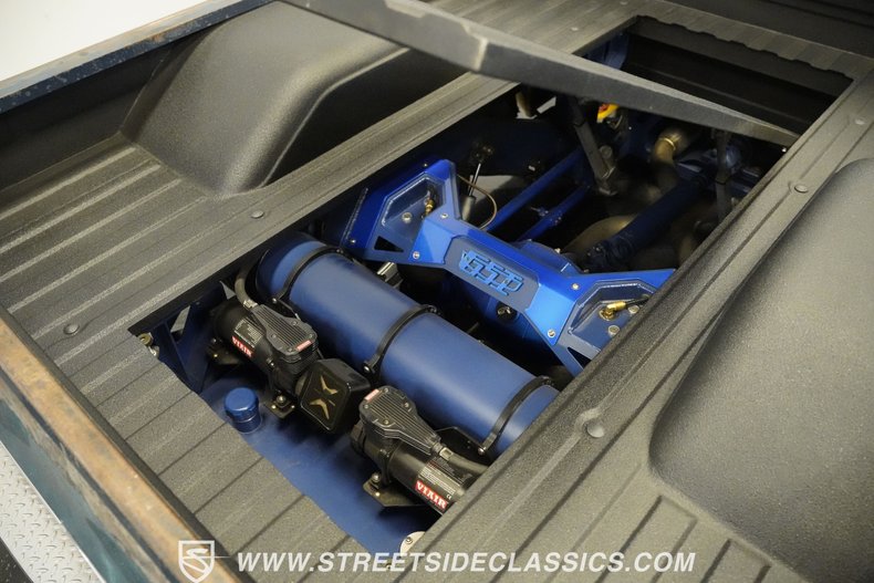 Gmc-Sierra-1985-Doeskin-Tan-Galleon-Blue-18