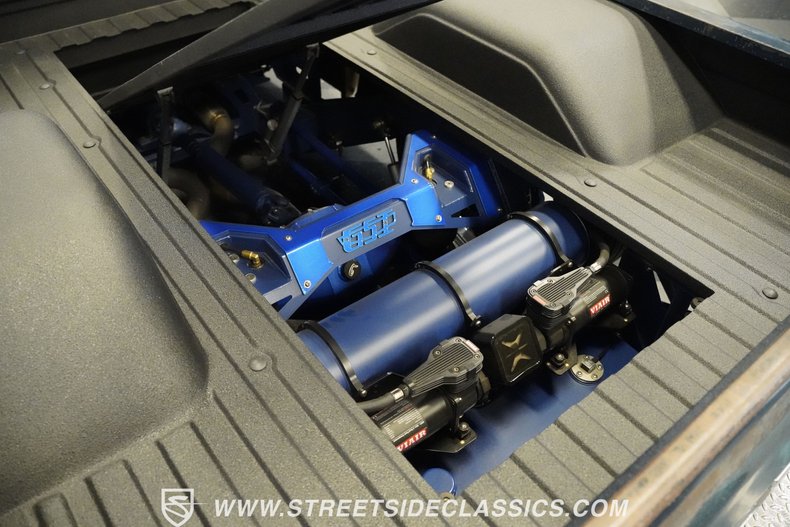 Gmc-Sierra-1985-Doeskin-Tan-Galleon-Blue-19