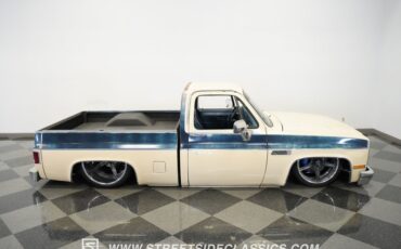 Gmc-Sierra-1985-Doeskin-Tan-Galleon-Blue-26