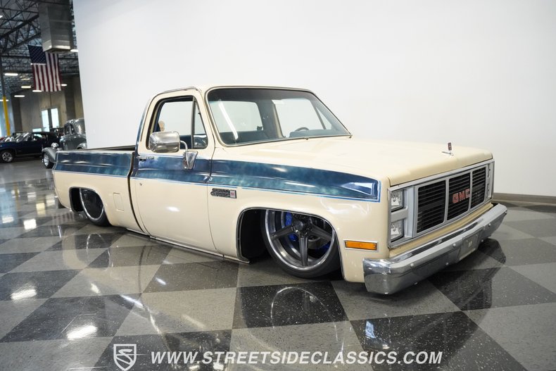 Gmc-Sierra-1985-Doeskin-Tan-Galleon-Blue-28