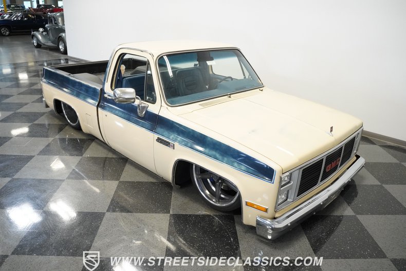 Gmc-Sierra-1985-Doeskin-Tan-Galleon-Blue-29