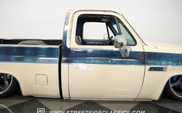 Gmc-Sierra-1985-Doeskin-Tan-Galleon-Blue-32
