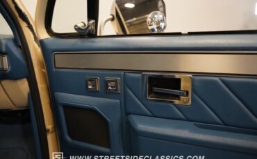 Gmc-Sierra-1985-Doeskin-Tan-Galleon-Blue-37