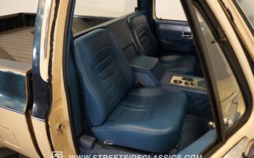 Gmc-Sierra-1985-Doeskin-Tan-Galleon-Blue-42