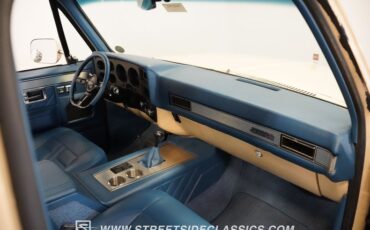 Gmc-Sierra-1985-Doeskin-Tan-Galleon-Blue-43