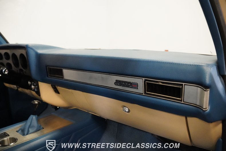 Gmc-Sierra-1985-Doeskin-Tan-Galleon-Blue-44