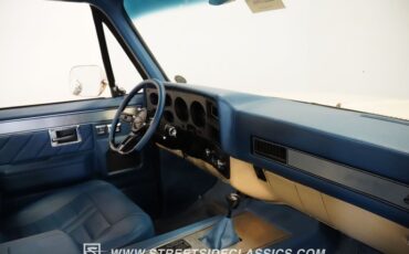 Gmc-Sierra-1985-Doeskin-Tan-Galleon-Blue-45