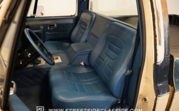 Gmc-Sierra-1985-Doeskin-Tan-Galleon-Blue-47