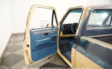 Gmc-Sierra-1985-Doeskin-Tan-Galleon-Blue-48