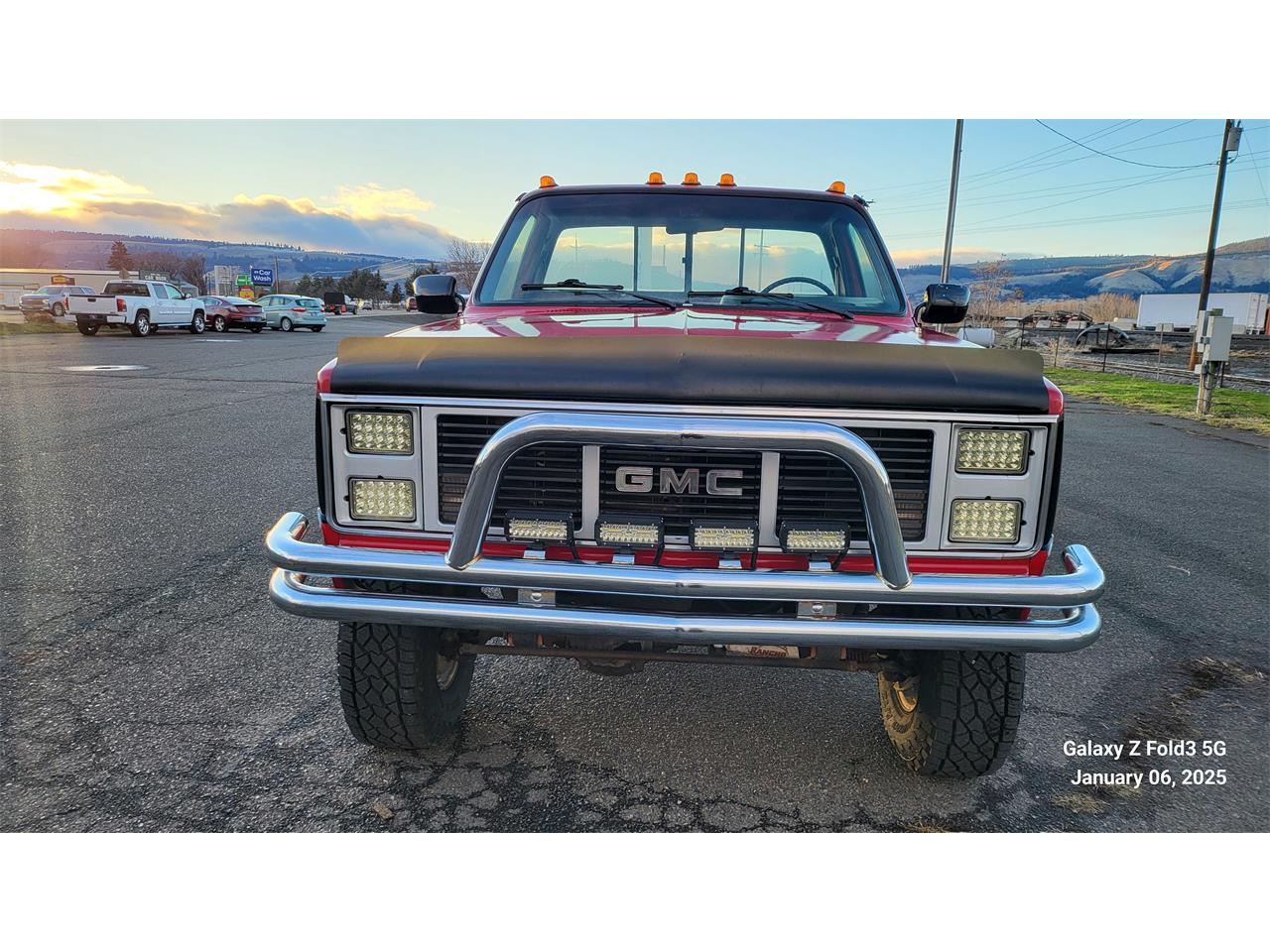 Gmc-Sierra-1986-Red-Black-amp-Red-10