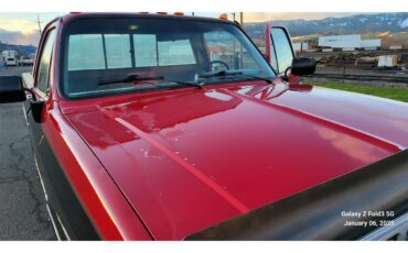 Gmc-Sierra-1986-Red-Black-amp-Red-13