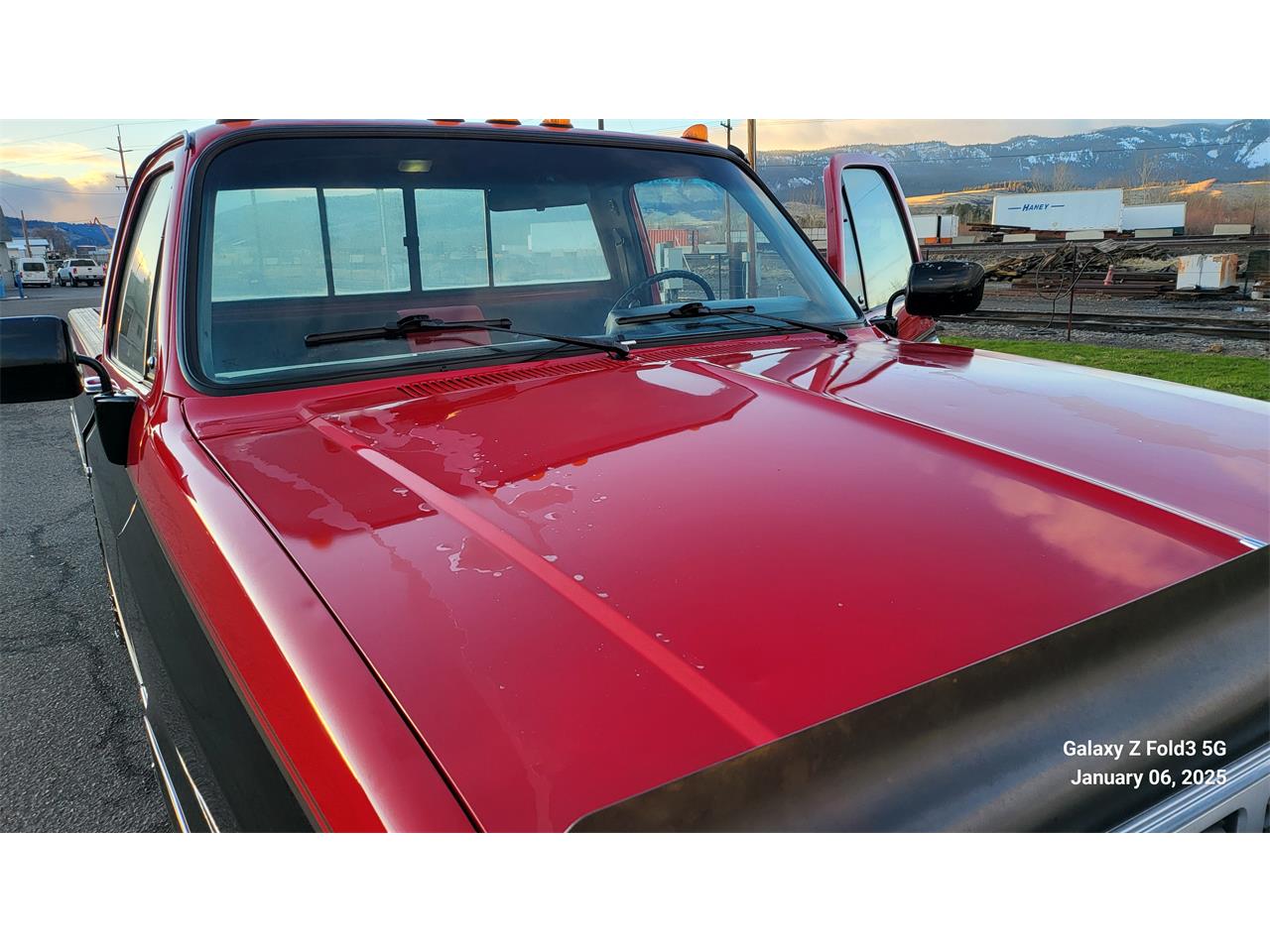 Gmc-Sierra-1986-Red-Black-amp-Red-13