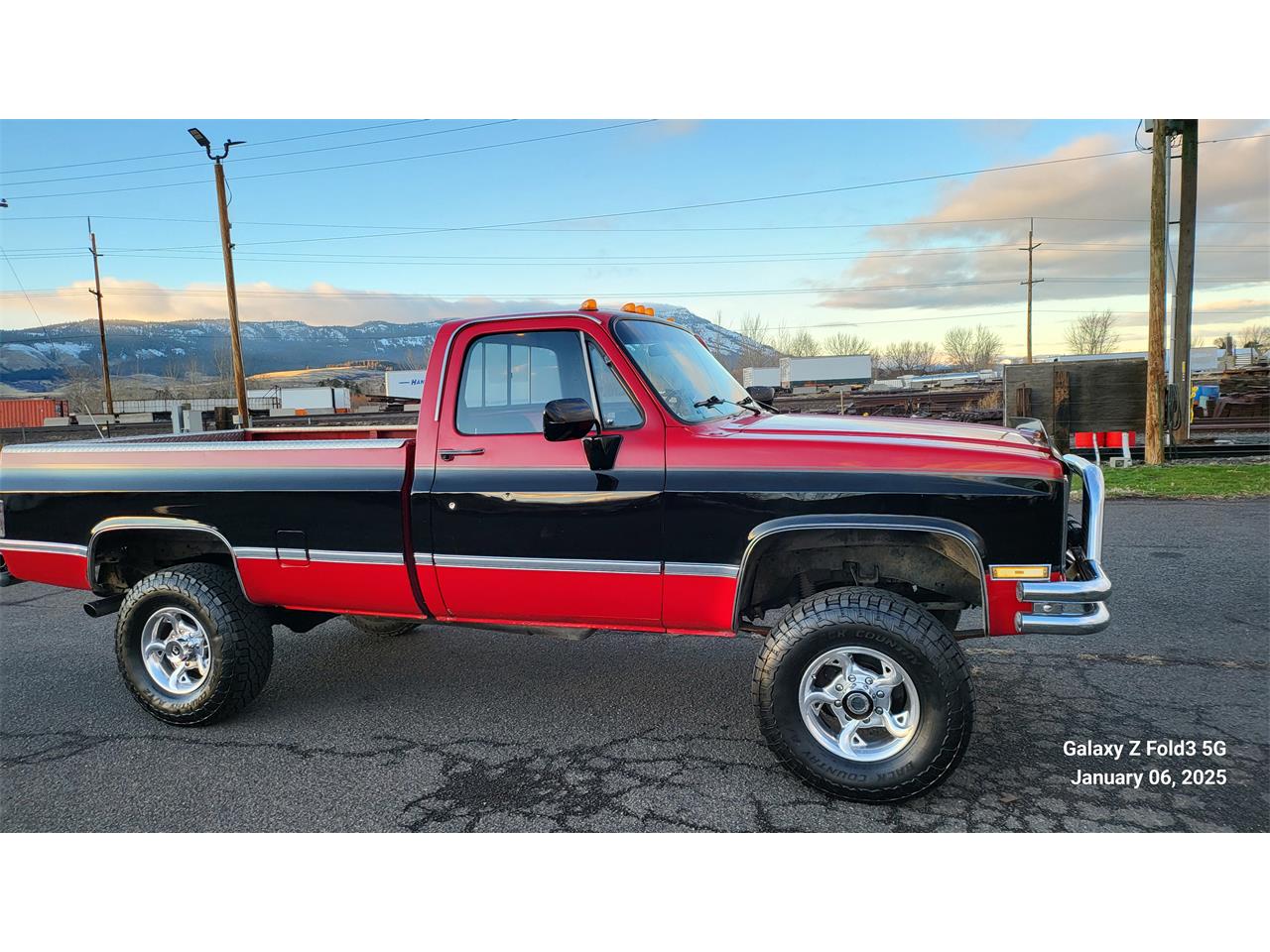 Gmc-Sierra-1986-Red-Black-amp-Red-14