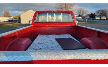 Gmc-Sierra-1986-Red-Black-amp-Red-18