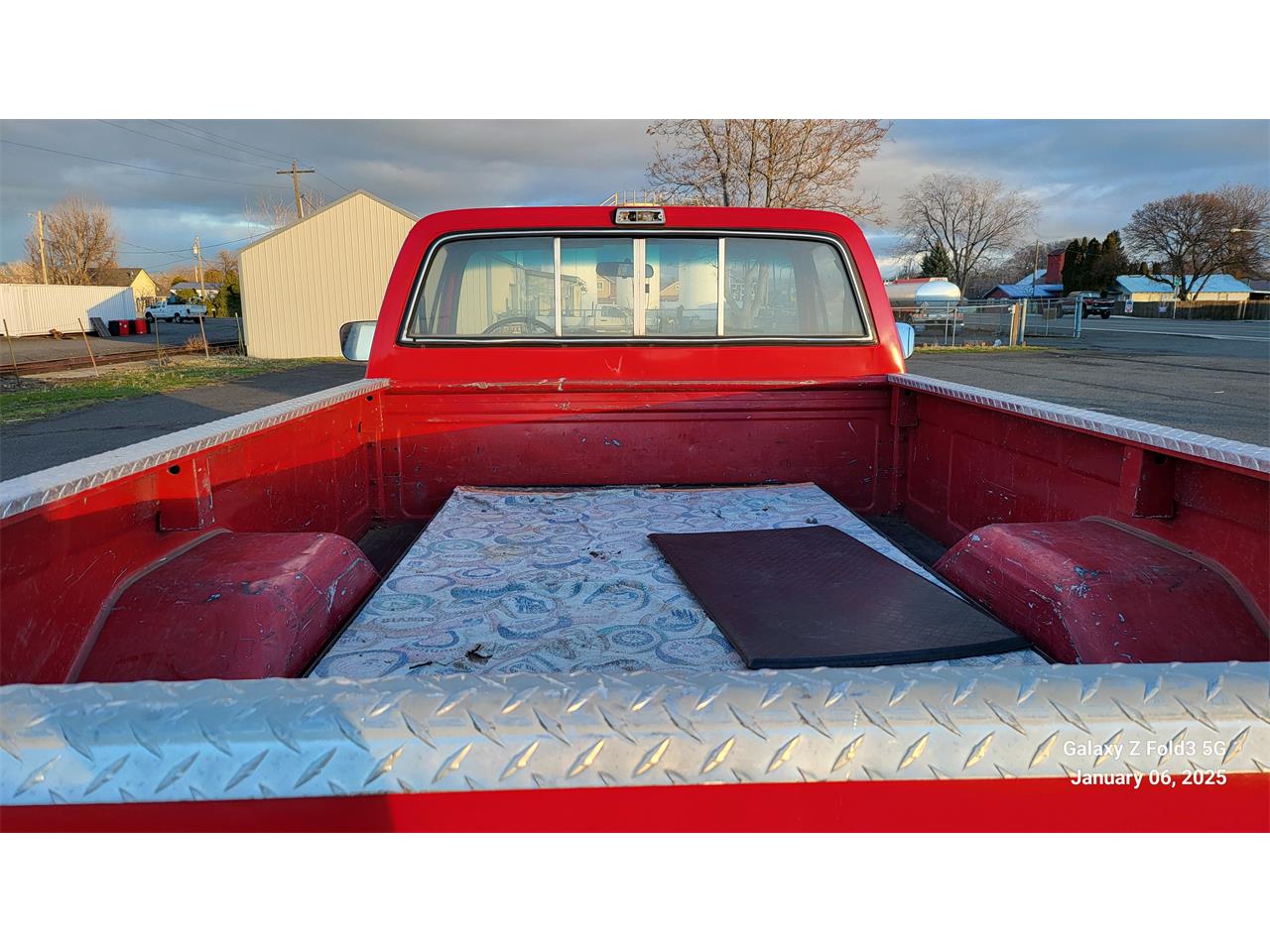 Gmc-Sierra-1986-Red-Black-amp-Red-18