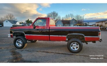 Gmc-Sierra-1986-Red-Black-amp-Red-20