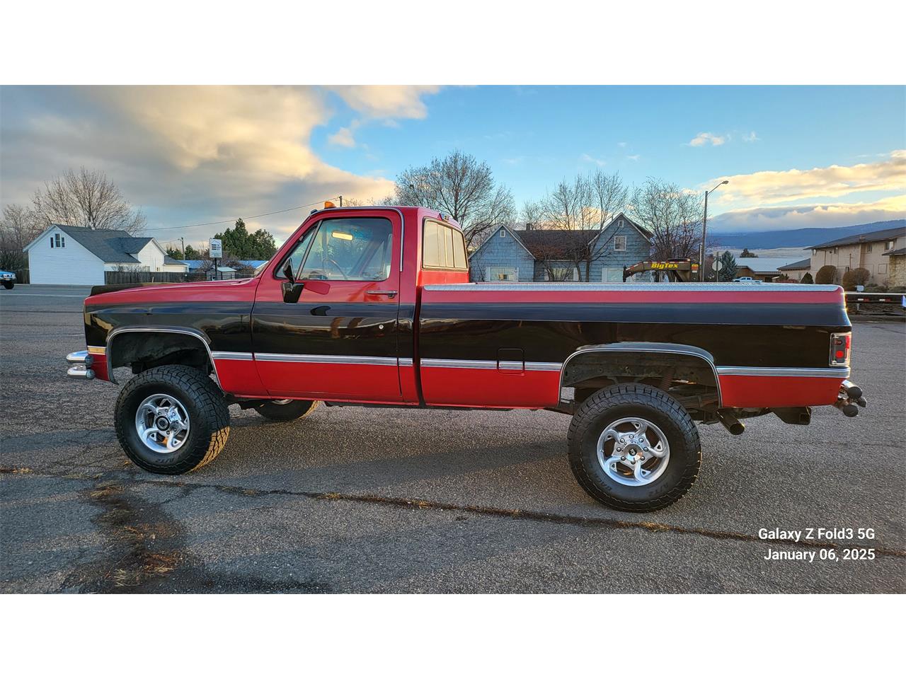 Gmc-Sierra-1986-Red-Black-amp-Red-20