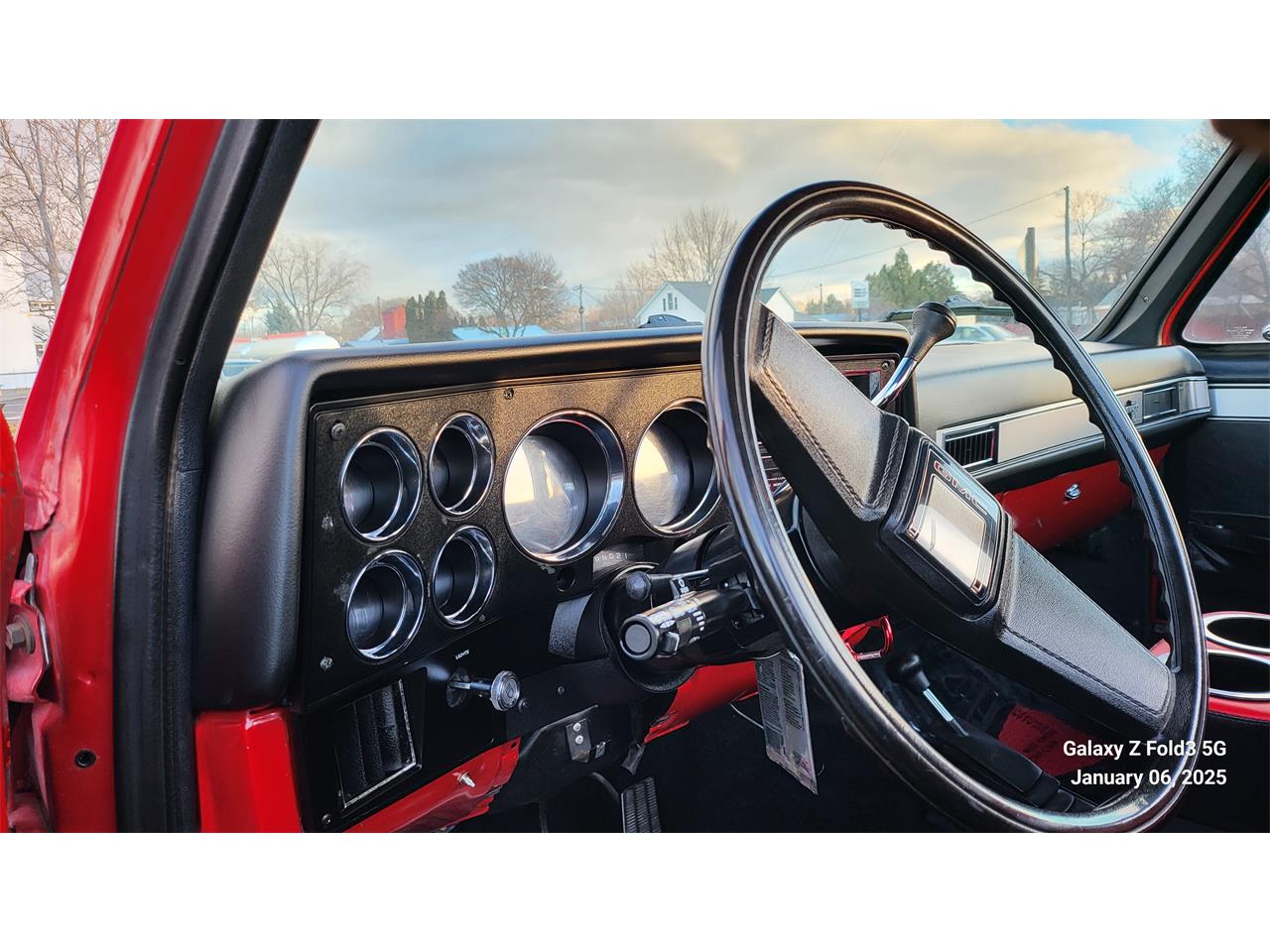 Gmc-Sierra-1986-Red-Black-amp-Red-22