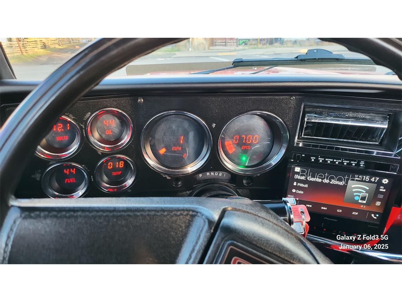 Gmc-Sierra-1986-Red-Black-amp-Red-24
