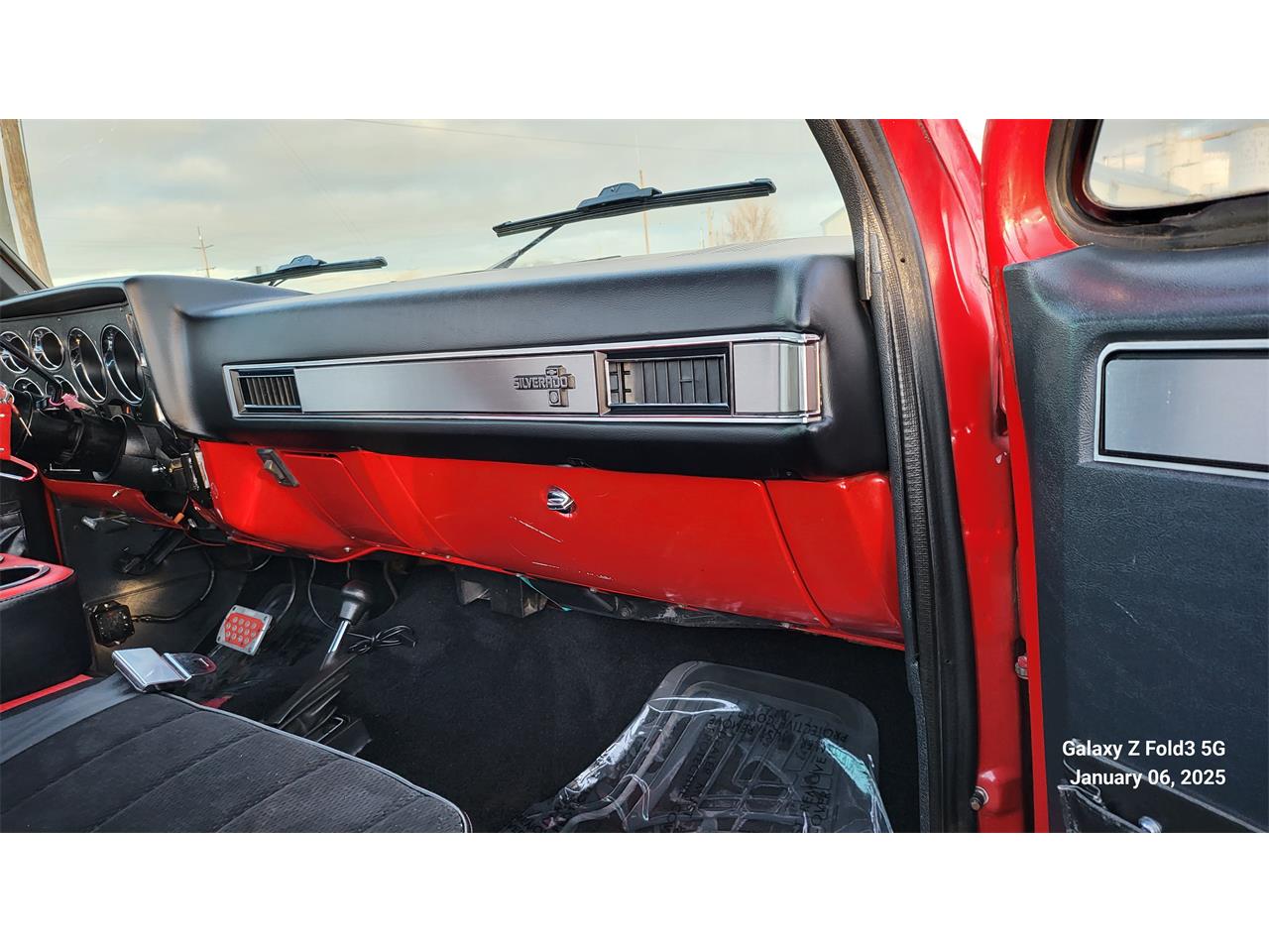 Gmc-Sierra-1986-Red-Black-amp-Red-26