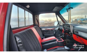 Gmc-Sierra-1986-Red-Black-amp-Red-28