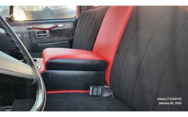 Gmc-Sierra-1986-Red-Black-amp-Red-31