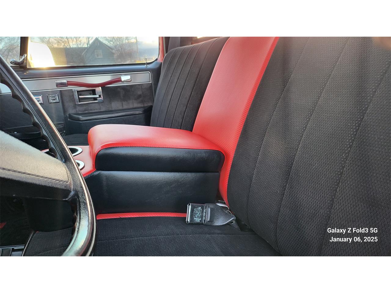 Gmc-Sierra-1986-Red-Black-amp-Red-31