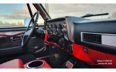 Gmc-Sierra-1986-Red-Black-amp-Red-33