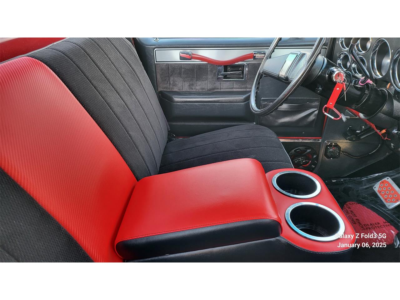 Gmc-Sierra-1986-Red-Black-amp-Red-34