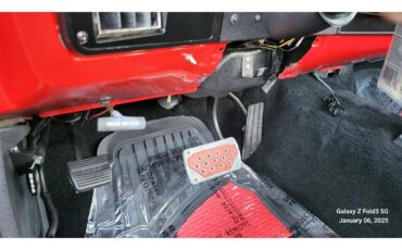 Gmc-Sierra-1986-Red-Black-amp-Red-35