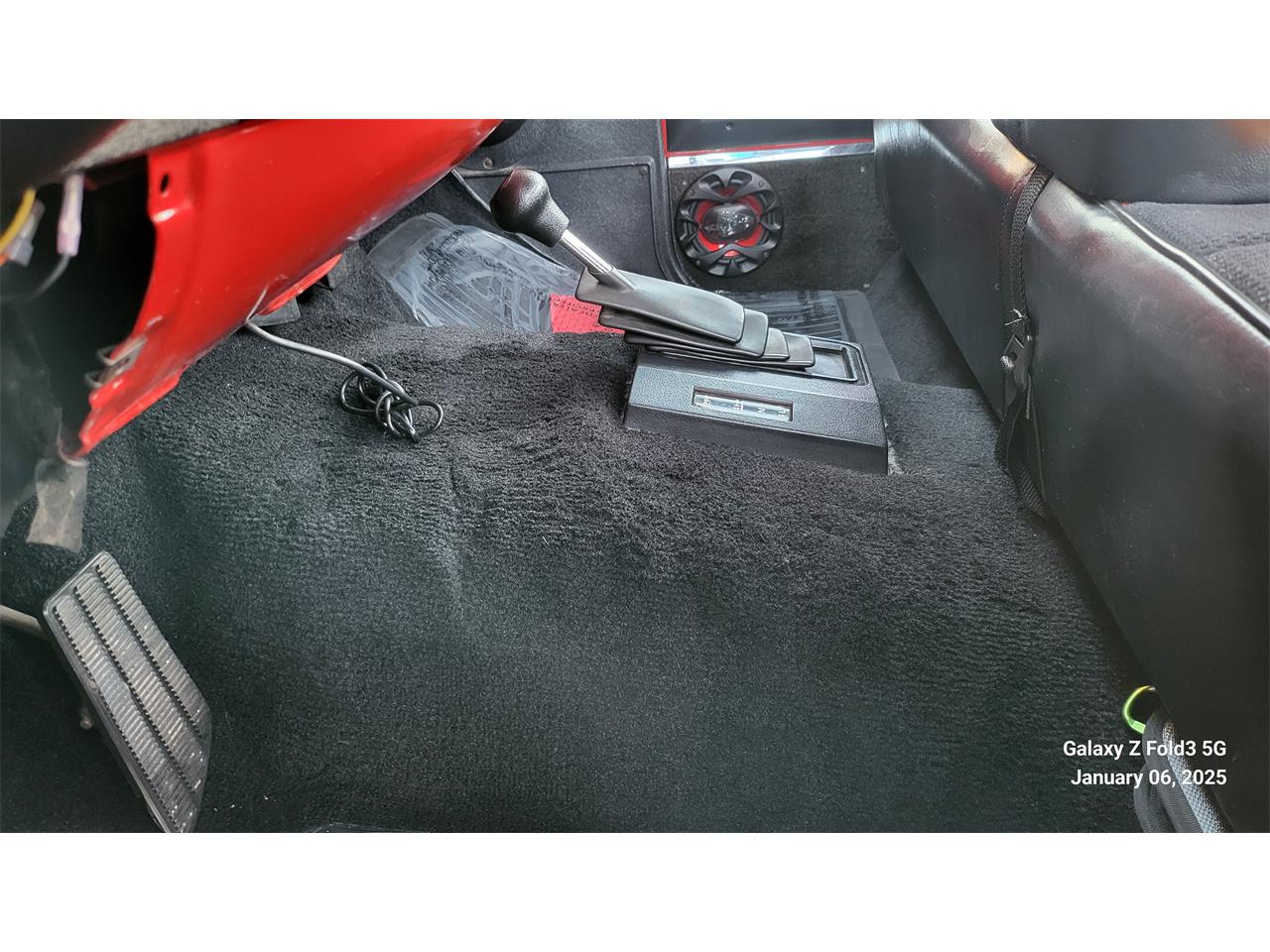 Gmc-Sierra-1986-Red-Black-amp-Red-36