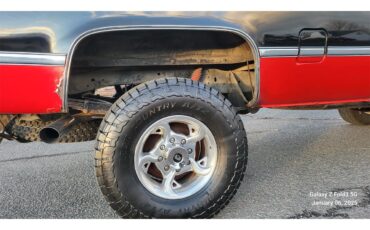 Gmc-Sierra-1986-Red-Black-amp-Red-4