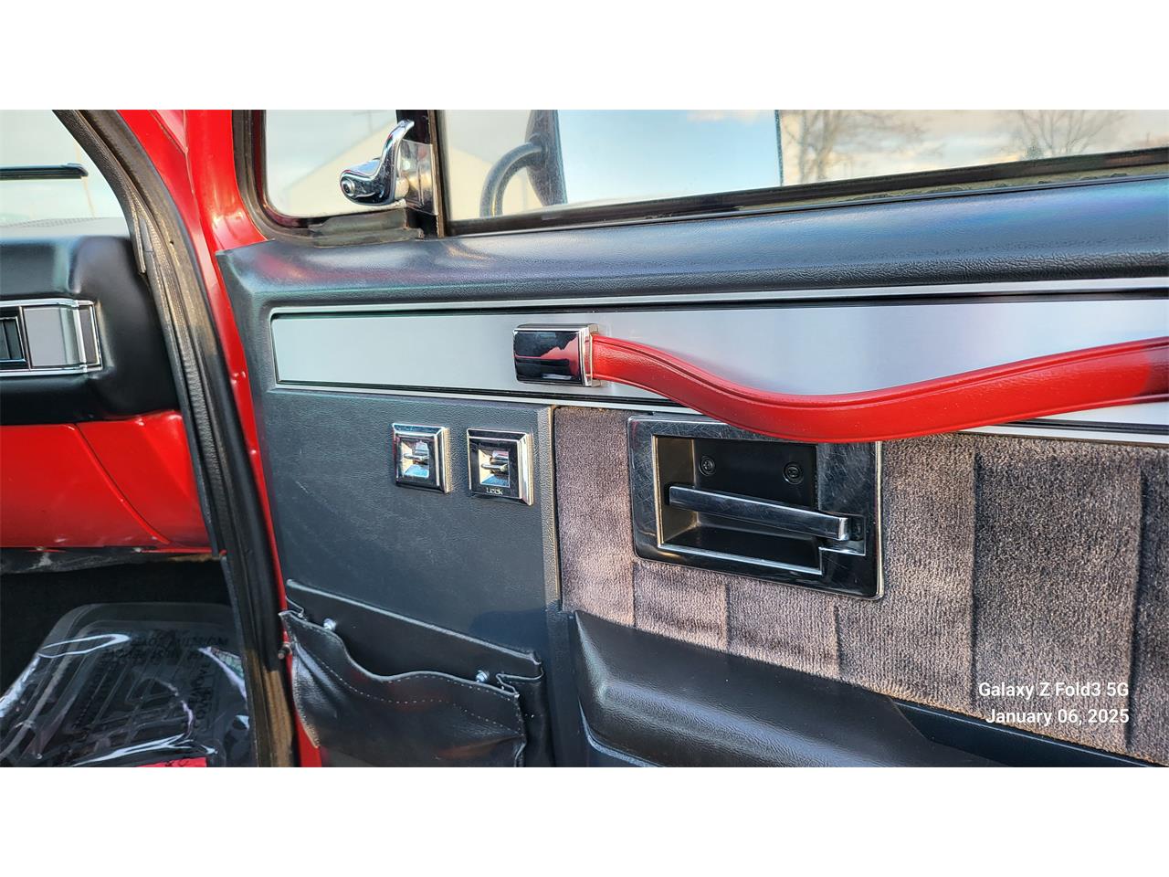 Gmc-Sierra-1986-Red-Black-amp-Red-40