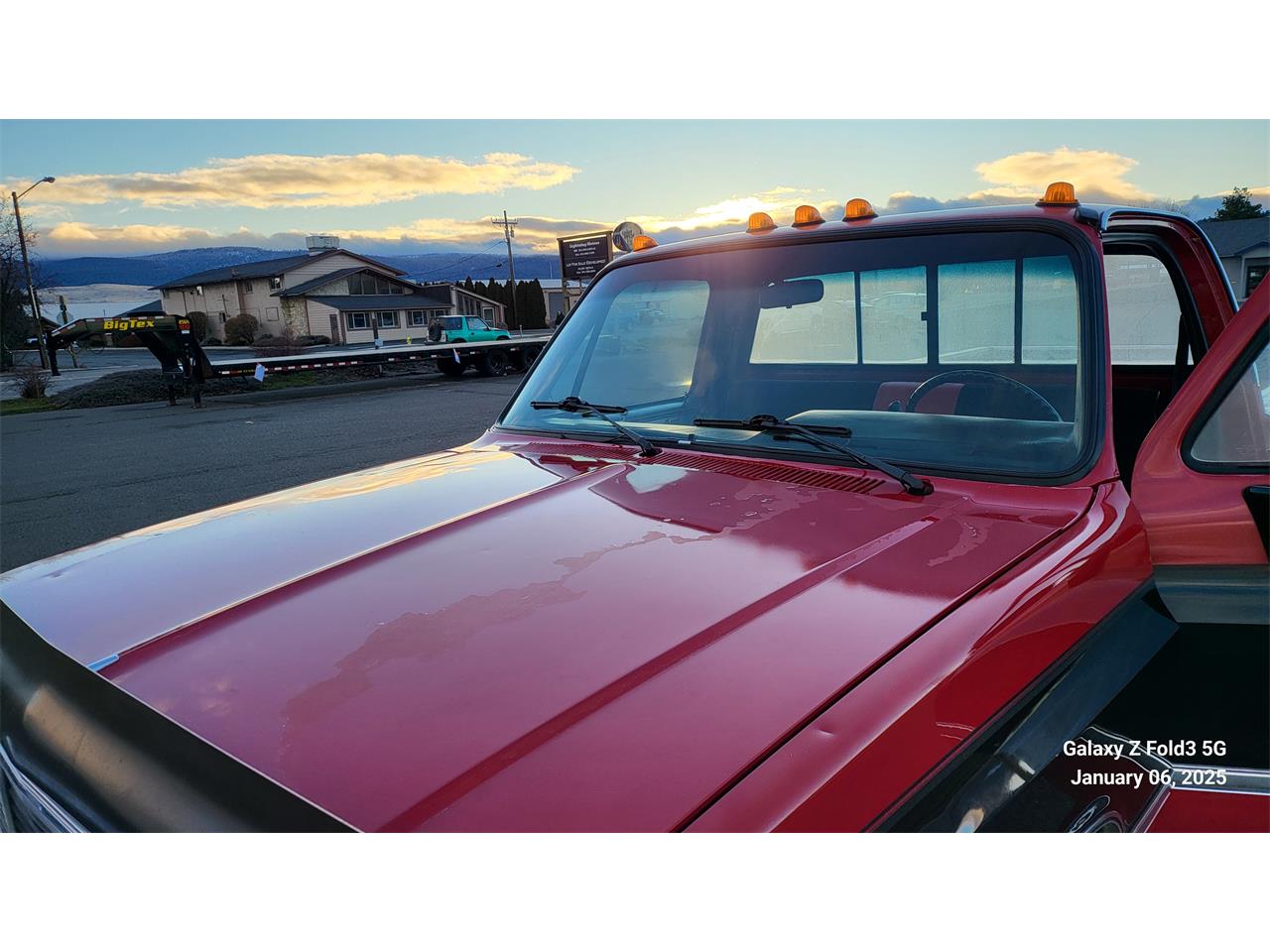 Gmc-Sierra-1986-Red-Black-amp-Red-8