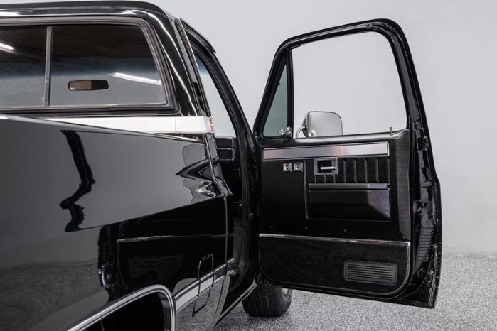 Gmc-Sierra-1987-Black-13