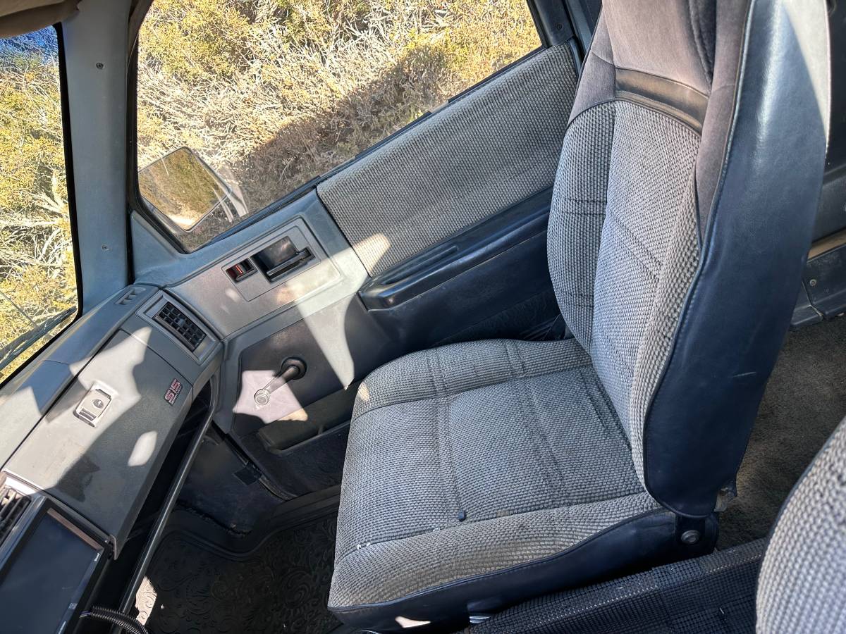 Gmc-Sierra-1989-green-13